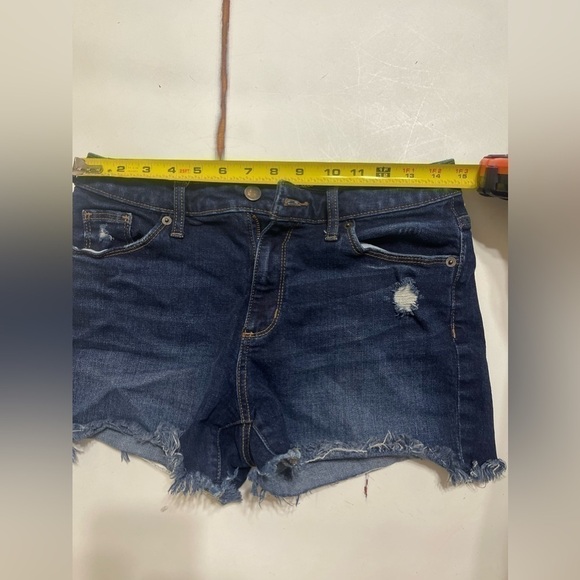 Woman’s Universal Thread shorts - Picture 6 of 6